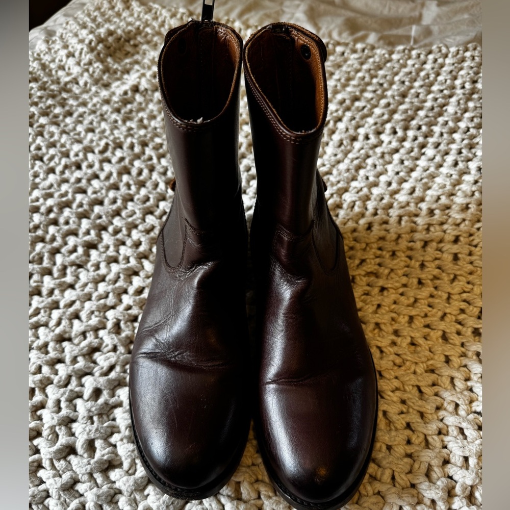 Frye Rich Brown Genuine Leather Melissa Button Back Zipper Riding Boots